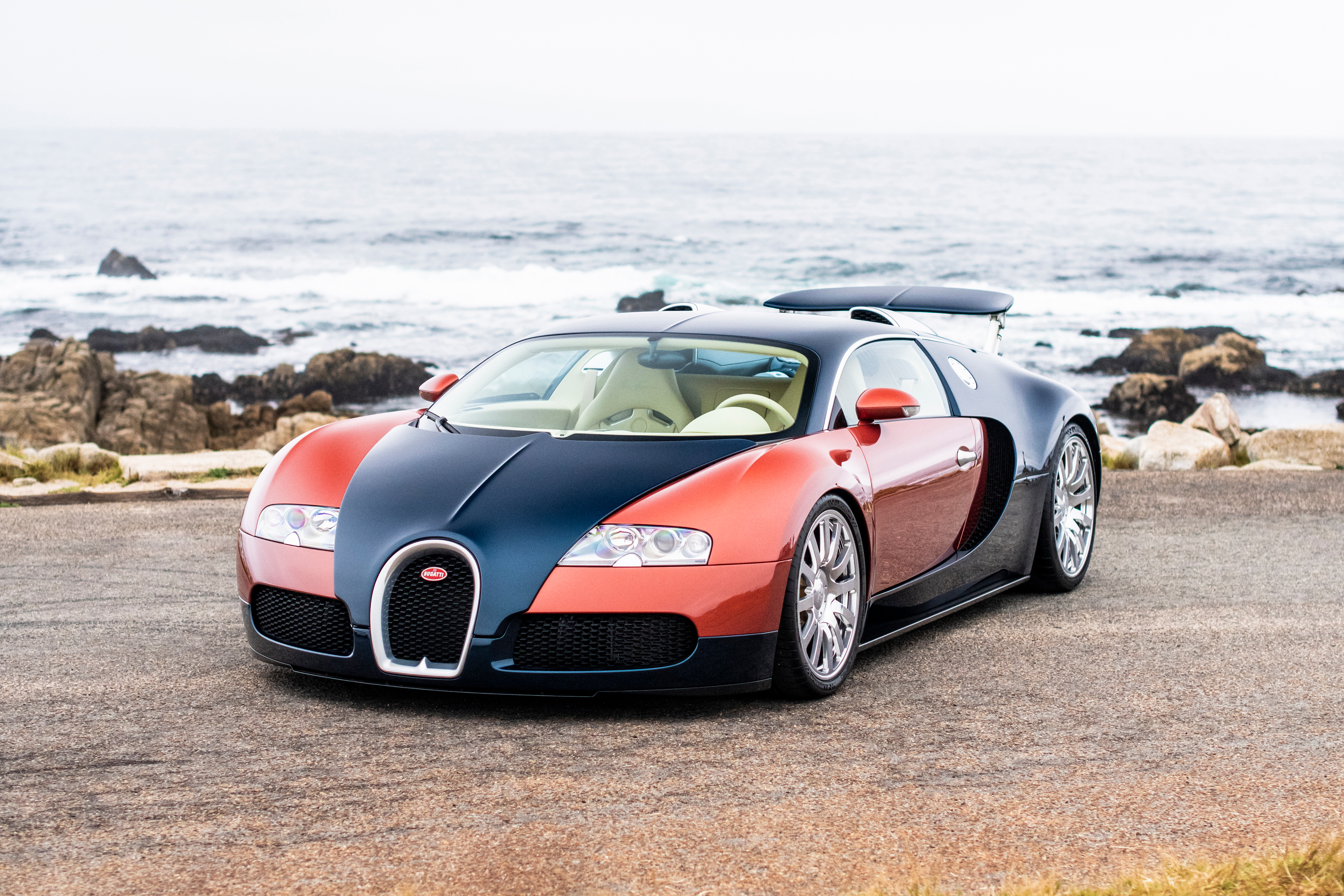 The unique ‘La Maison Pur Sang Veyron 20 Years’ proudly continues the legacy of the dedicated program introduced at Rétromobile in Paris back in 2020.